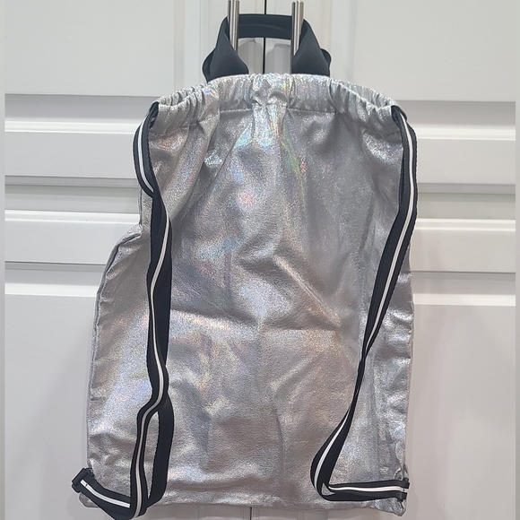 Victoria's Secret PINK Metallic Drawstring Backpack Travel Tote, NWT - Picture 4 of 7